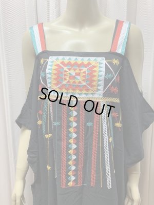 画像2: シーワ刺しゅう風オフショルダーガラベーヤ