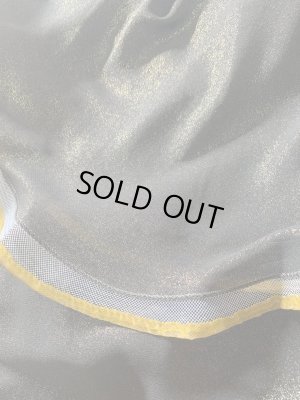 裾はホースヘア付きで動きが出ます