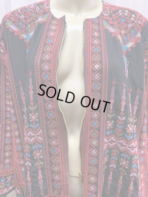 上半身のみジッパー付き