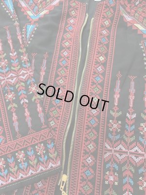 画像9: クロスステッチのベドウィン風前開きアバーヤ（ミシン刺しゅう）