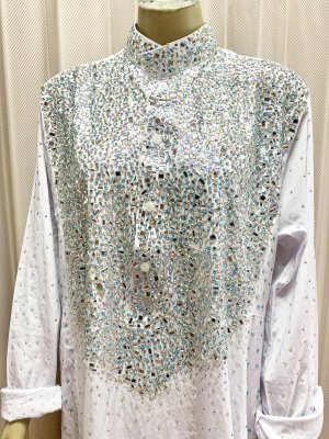 画像2: ストーンたっぷりスタンドカラーの白ガラベーヤ