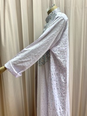 画像4: ストーンたっぷりスタンドカラーの白ガラベーヤ