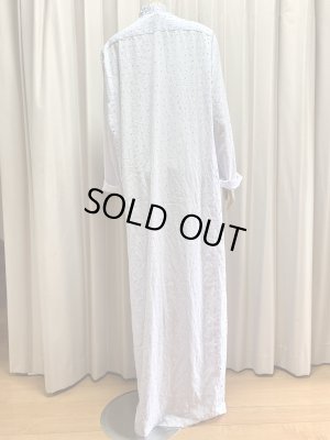 画像6: ストーンたっぷりスタンドカラーの白ガラベーヤ