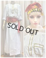 20％OFF　白バラディ、スタンドカラーガラベーヤ(ヒップ＆ヘッドスカーフ付き)Lサイズ