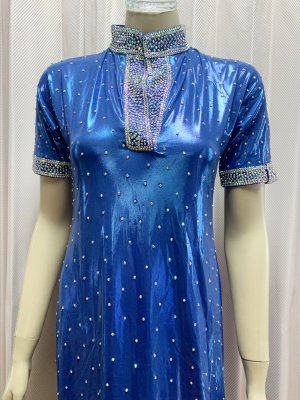 画像2: スタンドカラー・クリスタル付きバラディドレス