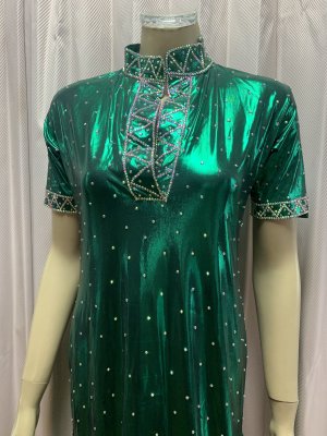 画像2: スタンドカラー・クリスタル付きバラディドレス