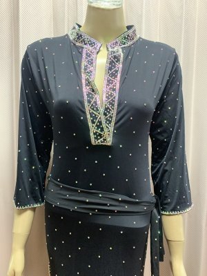 画像2: スタンドカラー・クリスタル付きバラディドレス(長袖）