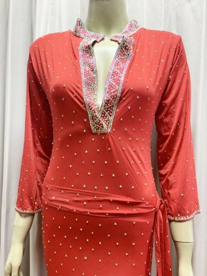 画像2: スタンドカラー・クリスタル付きバラディドレス(長袖）