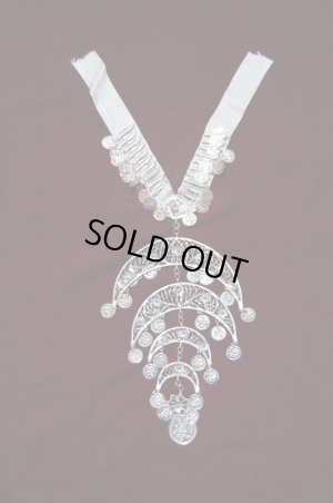 画像1: フォークロア三日月チョーカー(大）