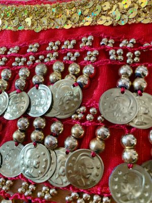 画像12: 頭に巻いてもOK！コインヒップスカーフ