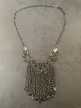 三日月モチーフベドウィンネックレス（ブラックメタル）