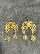 フォークロアピアス