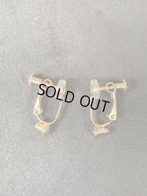 イヤリング派の方はコンバーター付きをご購入ください