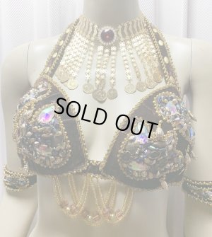 ピアスは別売りです