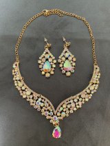 クリスタルネックレス＆ピアスセット