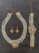 パールアクセサリーセット(フラワー）　ネックレス＆ピアス&ブレスセット