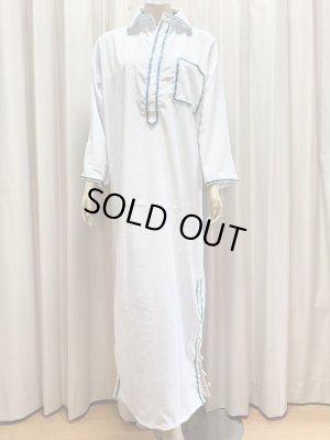 画像2: 白バラディラインストーン付きガラベーヤ(140cm丈・身幅55cm)