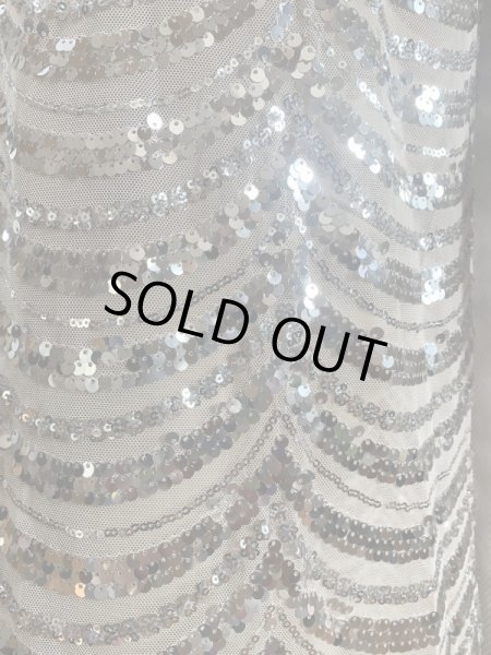 ベースはアイボリーホワイト