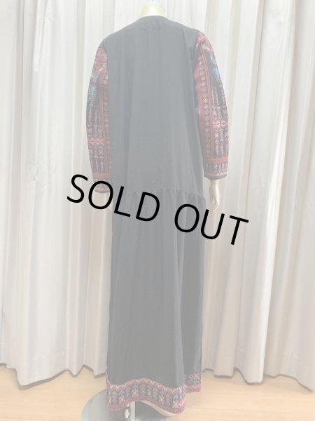 画像7: クロスステッチのベドウィン風前開きアバーヤ（ミシン刺しゅう） (7)