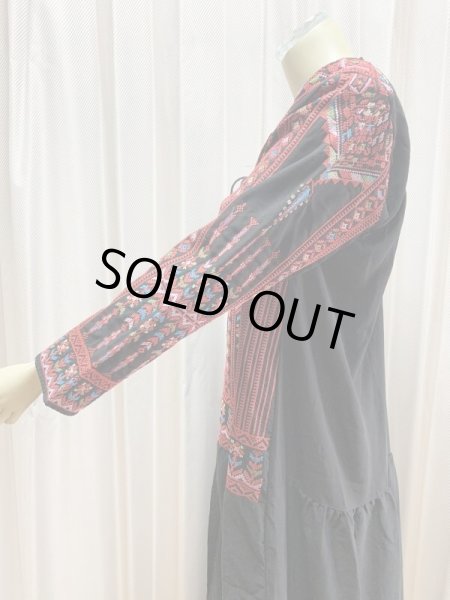 画像3: クロスステッチのベドウィン風前開きアバーヤ（ミシン刺しゅう） (3)