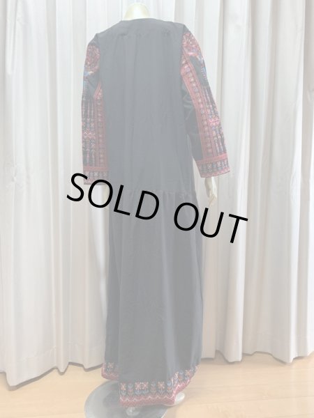 画像5: クロスステッチのベドウィン風前開きアバーヤ（ミシン刺しゅう） (5)