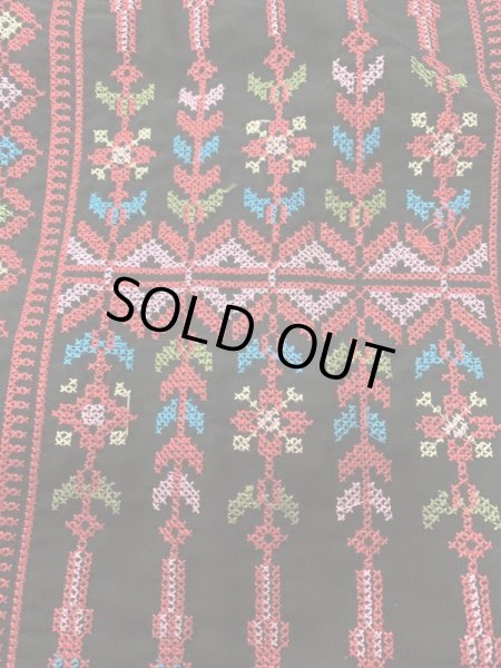 画像7: クロスステッチのベドウィン風前開きアバーヤ（ミシン刺しゅう） (7)