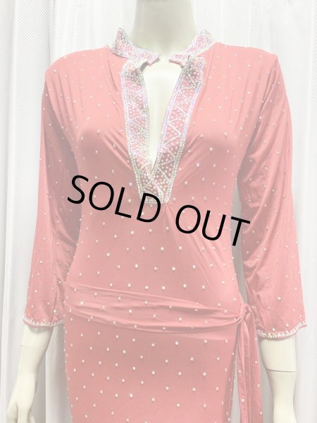 画像2: スタンドカラー・クリスタル付きバラディドレス(長袖） (2)
