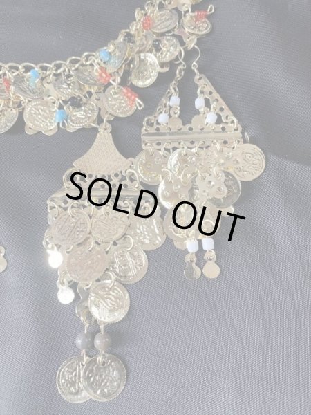 画像2: ４つのチャーム付きコインフォークロアネックレス (2)