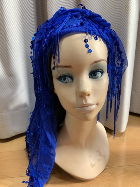 画像8: 頭に巻いてもOK!スパンコール付きトライアングルスカーフ (8)