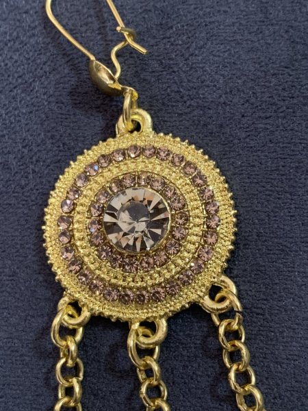 画像2: 揺れるコイン&ラインストーン付きピアス(ゴールド) (2)