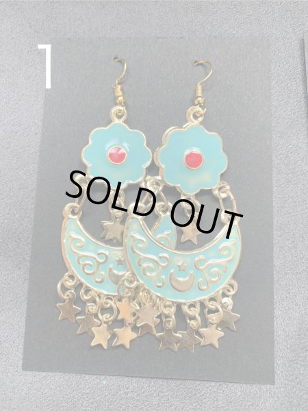 画像2: アンティークパーツ三日月ピアス（Ｓサイズ） (2)