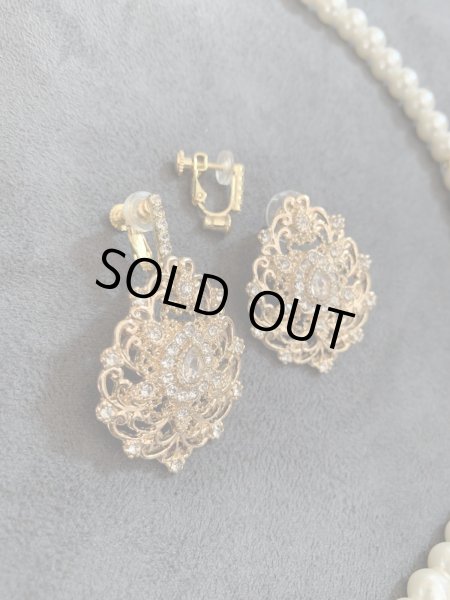 別売りのコンバーターでイヤリングとして使用できます