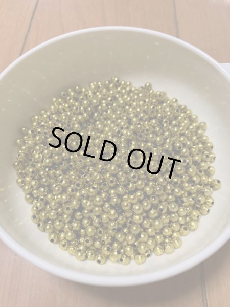 画像2: 郵送OK！糸通しプラスチックビーズ(ゴールド　40ｇ） (2)