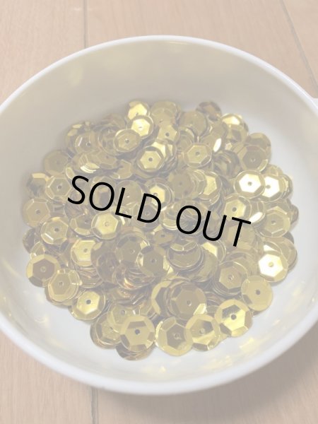 画像2: 郵送OK！亀甲型糸通しスパンコール(ゴールド　40ｇ） (2)