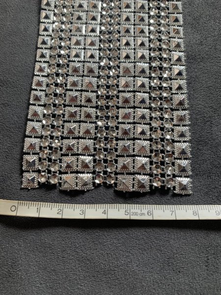 画像4: 衣装のカスタマイズに！装飾テープ（シルバー）1ｍ (4)