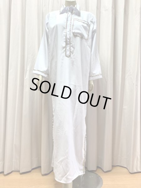 画像2: Hanine特注　白バラディラインストーン付きガラベーヤ(145cm丈・身幅55cm) (2)